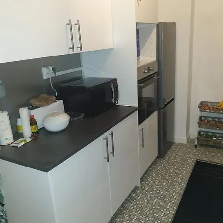 Partage Avec Le Proprietaire Homestay *