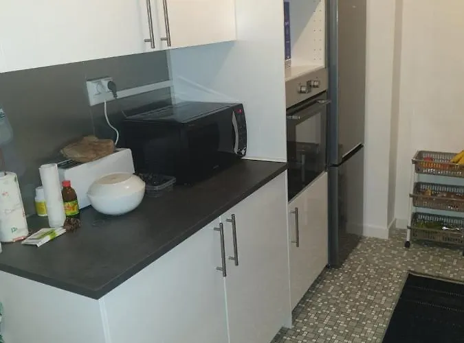 Partage Avec Le Proprietaire Homestay *